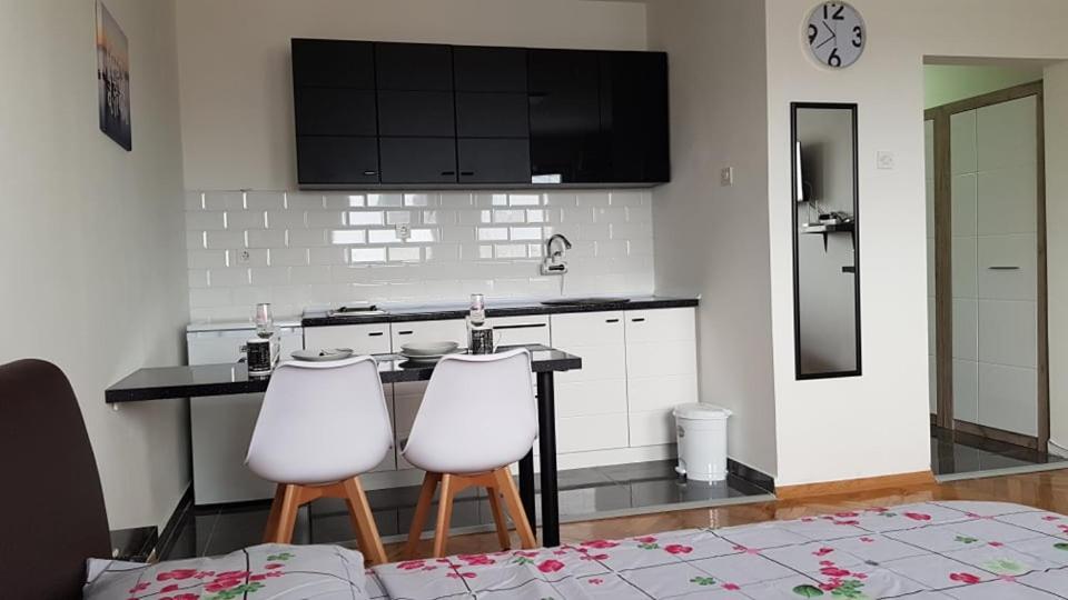 Central View Apartment 스코페 외부 사진